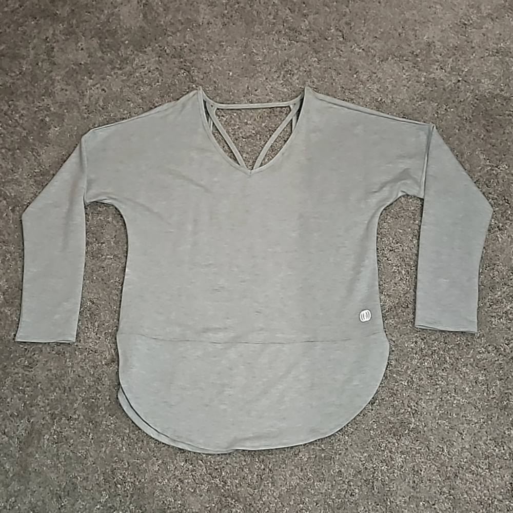 Women's balance collection gray lightweight long sleeve top. size - Large